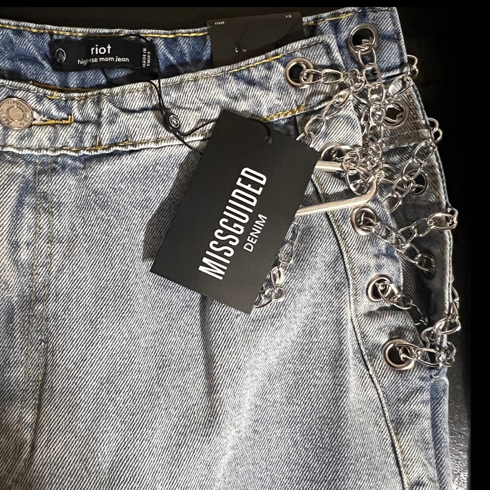 Side Chain Lace up Jeans from Missguided!